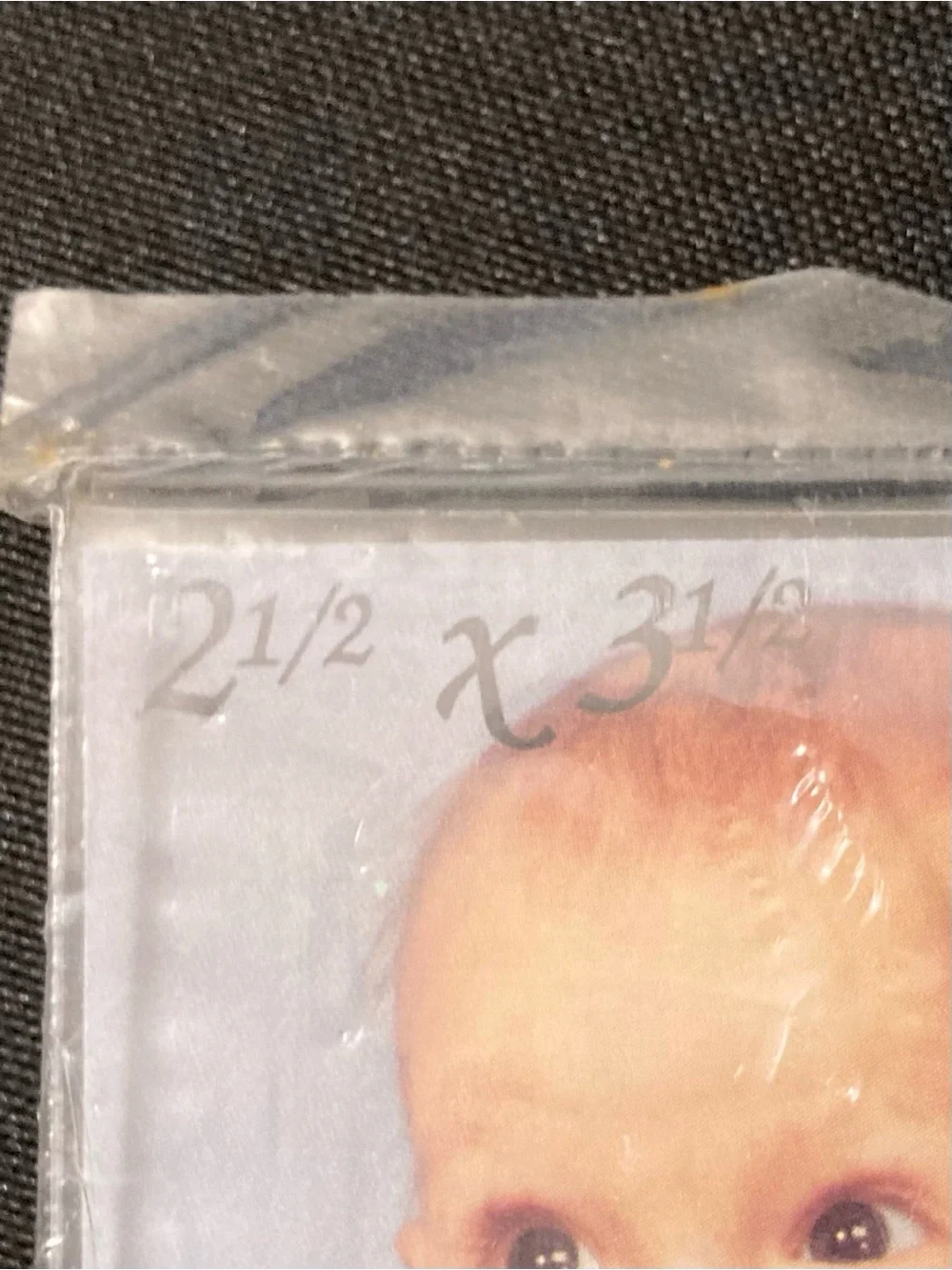 ⭐️ Vintage Transparent Plastic 2.5” x 3.5”  Magnet Picture Frame